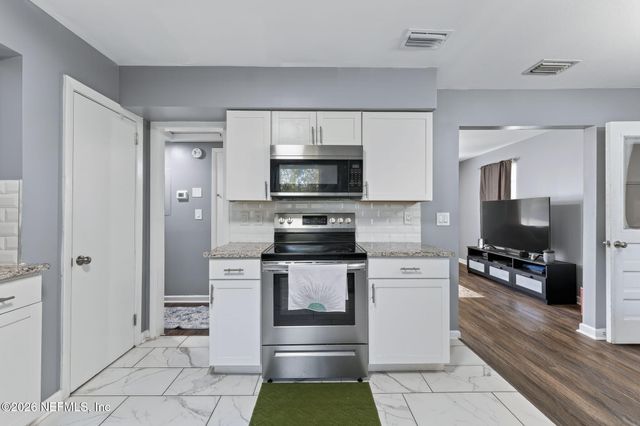 5833 NORDE Drive E, Jacksonville, FL 32244