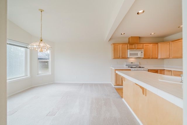 3734 SW Wickiup Place, Redmond, OR 97756