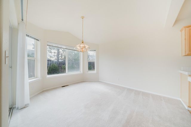 3734 SW Wickiup Place, Redmond, OR 97756