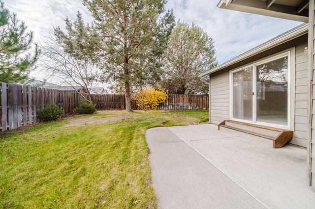 3734 SW Wickiup Place, Redmond, OR 97756