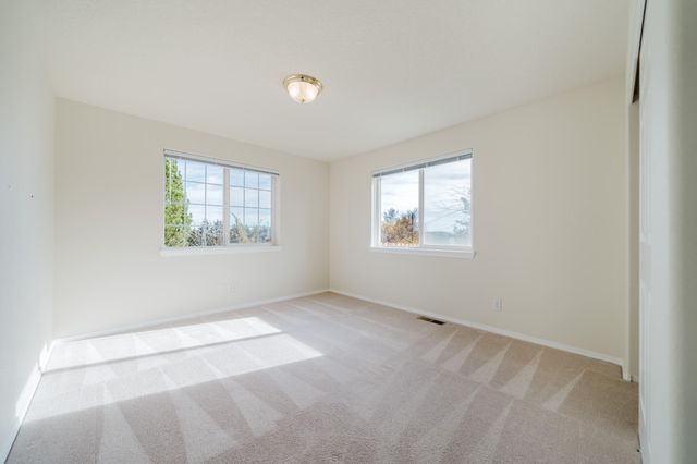 3734 SW Wickiup Place, Redmond, OR 97756