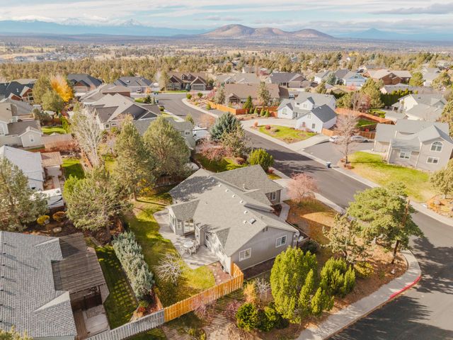 3734 SW Wickiup Place, Redmond, OR 97756