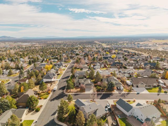3734 SW Wickiup Place, Redmond, OR 97756