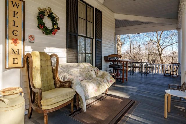 2200 W Memorial Drive, Janesville, WI 53548