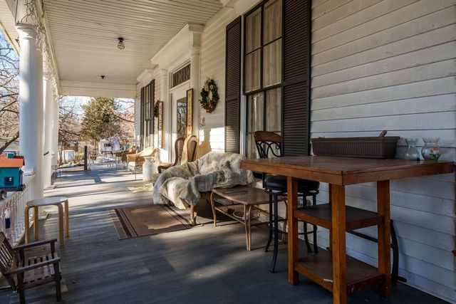 2200 W Memorial Drive, Janesville, WI 53548