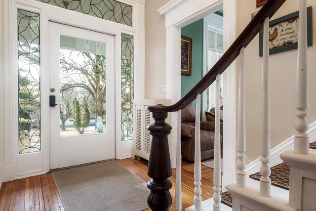 2200 W Memorial Drive, Janesville, WI 53548