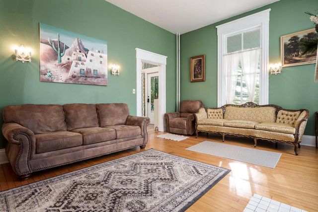 2200 W Memorial Drive, Janesville, WI 53548