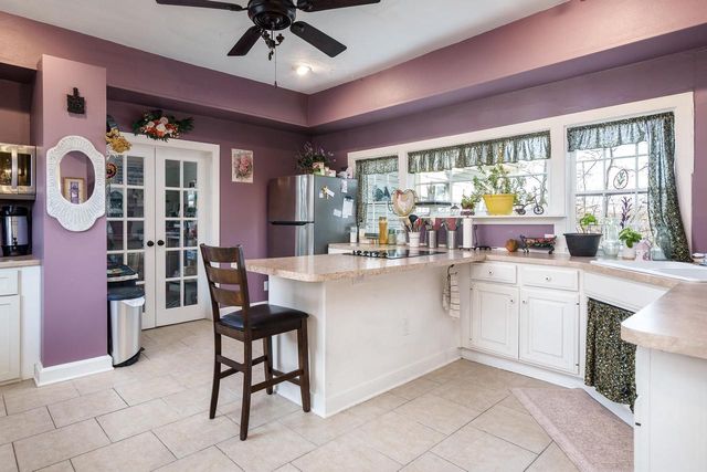 2200 W Memorial Drive, Janesville, WI 53548