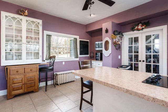 2200 W Memorial Drive, Janesville, WI 53548