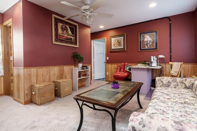 2200 W Memorial Drive, Janesville, WI 53548