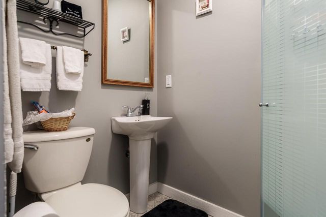 2200 W Memorial Drive, Janesville, WI 53548