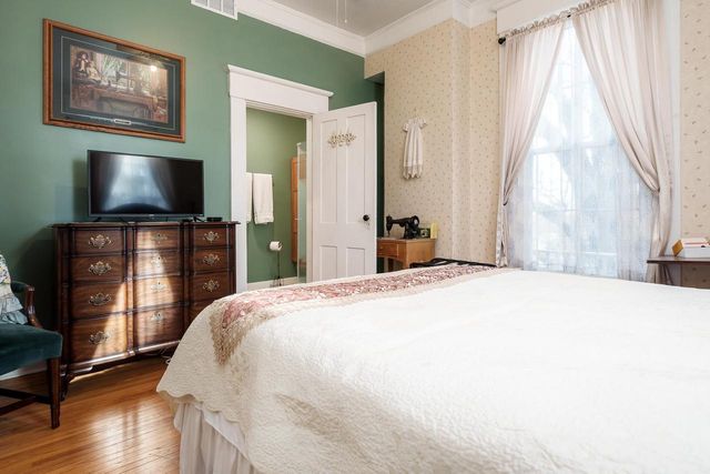 2200 W Memorial Drive, Janesville, WI 53548