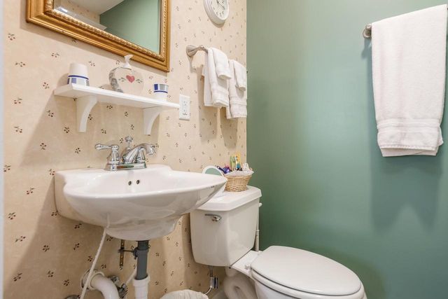 2200 W Memorial Drive, Janesville, WI 53548