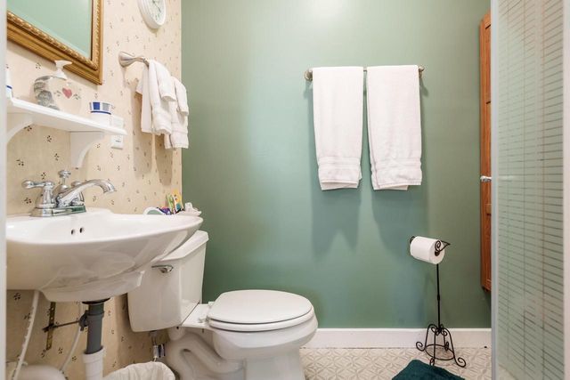 2200 W Memorial Drive, Janesville, WI 53548