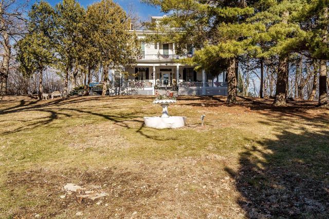 2200 W Memorial Drive, Janesville, WI 53548