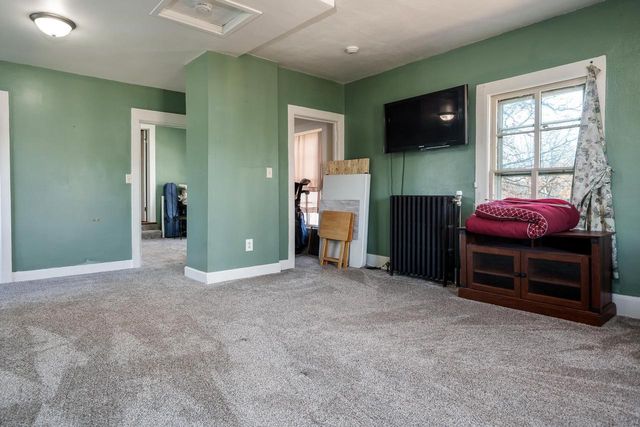 2200 W Memorial Drive, Janesville, WI 53548