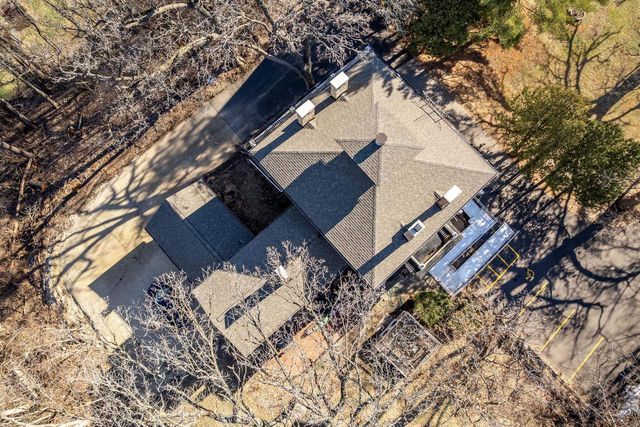 2200 W Memorial Drive, Janesville, WI 53548