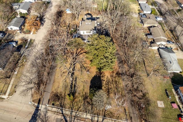 2200 W Memorial Drive, Janesville, WI 53548