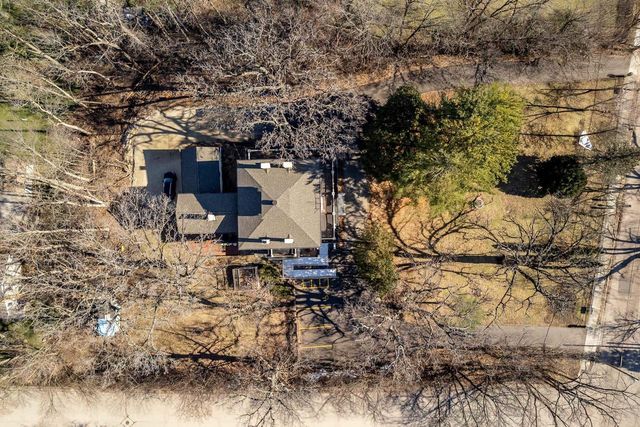 2200 W Memorial Drive, Janesville, WI 53548