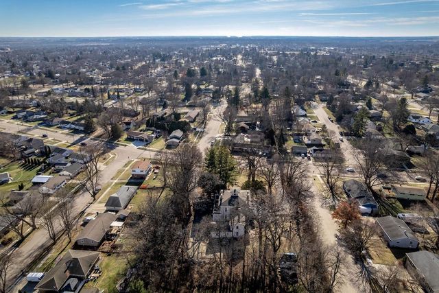 2200 W Memorial Drive, Janesville, WI 53548