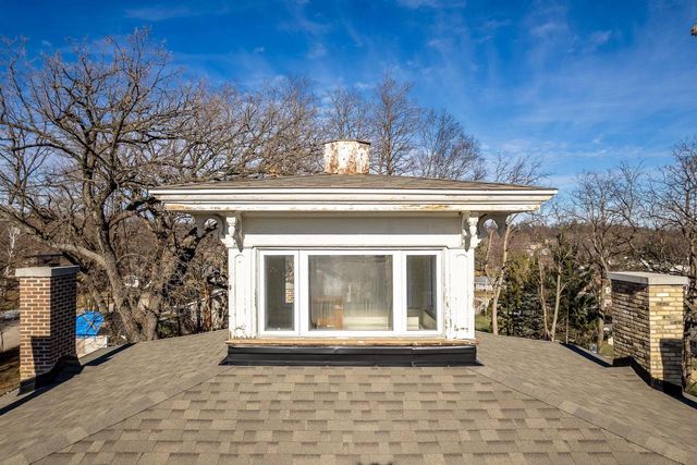 2200 W Memorial Drive, Janesville, WI 53548