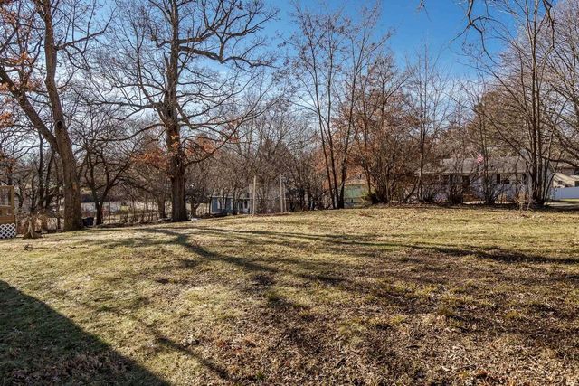 2200 W Memorial Drive, Janesville, WI 53548