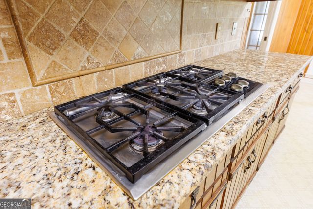 2243 Oakgrove Circle, Valdosta, GA 31602