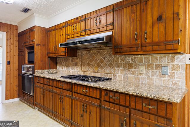 2243 Oakgrove Circle, Valdosta, GA 31602