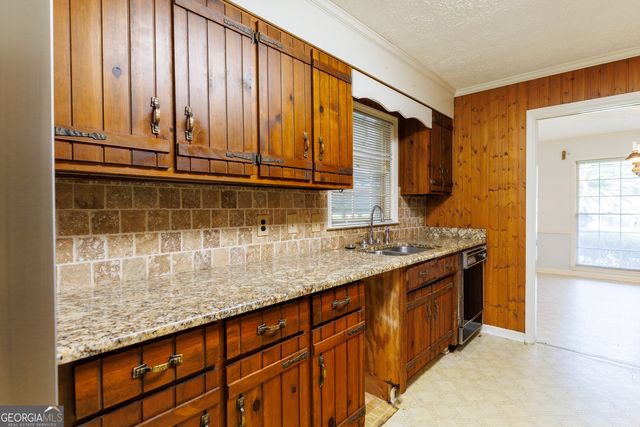 2243 Oakgrove Circle, Valdosta, GA 31602