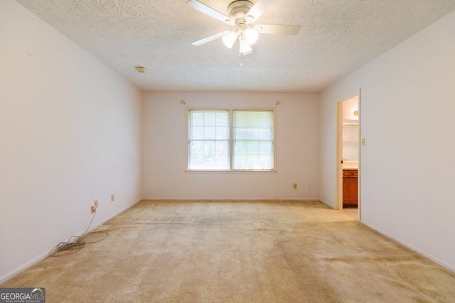 2243 Oakgrove Circle, Valdosta, GA 31602