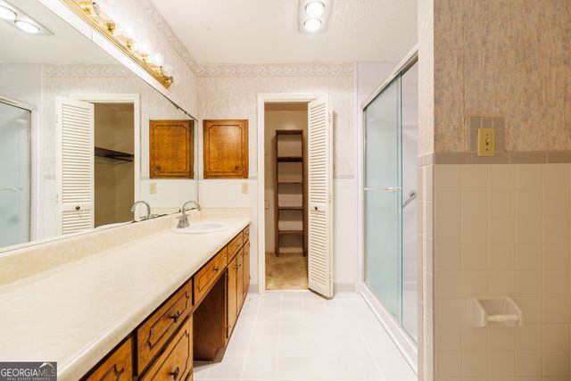 2243 Oakgrove Circle, Valdosta, GA 31602