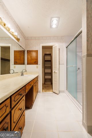 2243 Oakgrove Circle, Valdosta, GA 31602