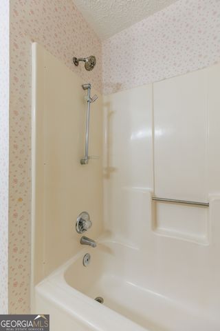 2243 Oakgrove Circle, Valdosta, GA 31602