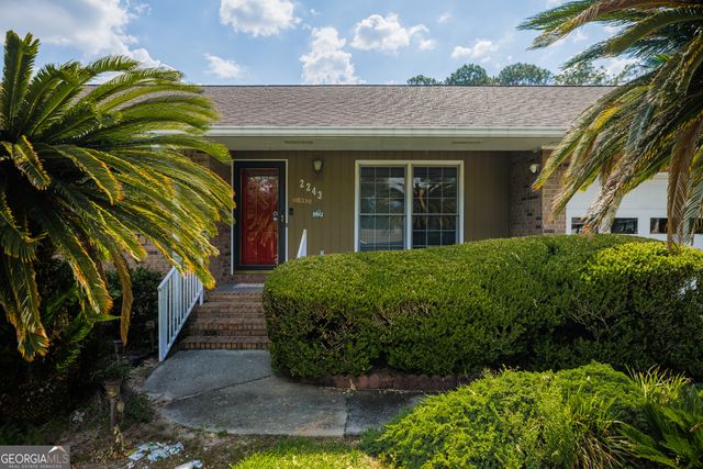 2243 Oakgrove Circle, Valdosta, GA 31602