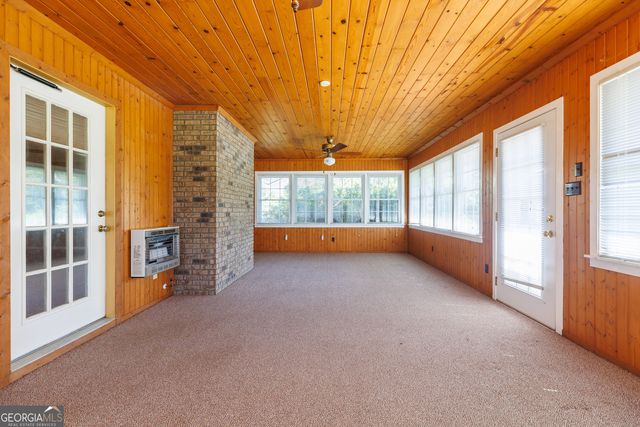 2243 Oakgrove Circle, Valdosta, GA 31602