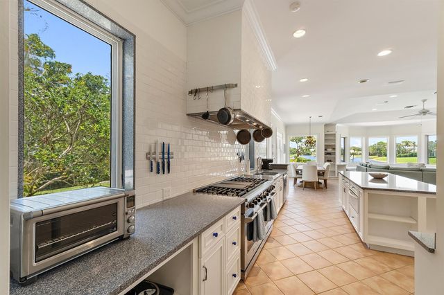 6140 SE Morning Dove Way, Hobe Sound, FL 33455