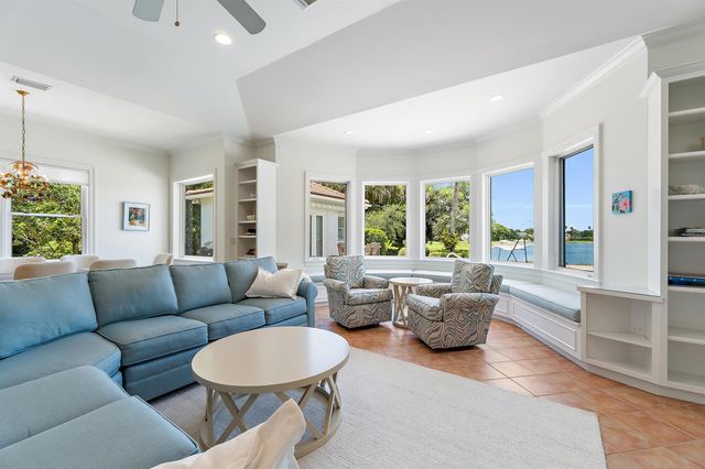6140 SE Morning Dove Way, Hobe Sound, FL 33455