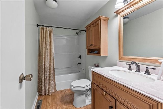7337 Barnes Drive, Kansas City, KS 66109