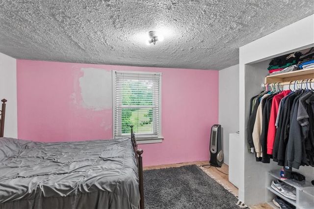 7337 Barnes Drive, Kansas City, KS 66109