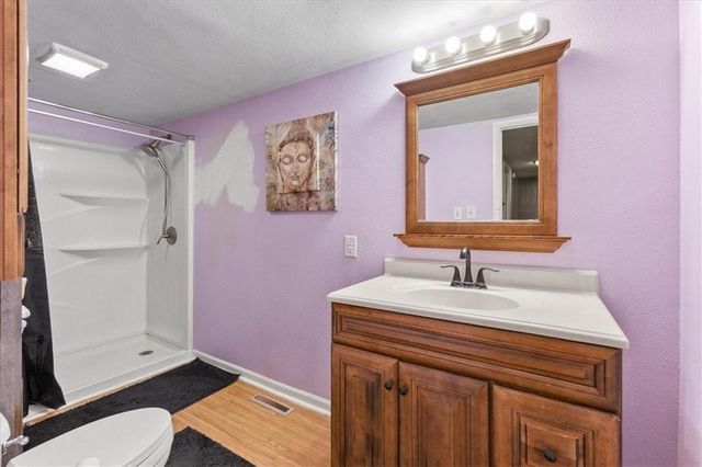 7337 Barnes Drive, Kansas City, KS 66109