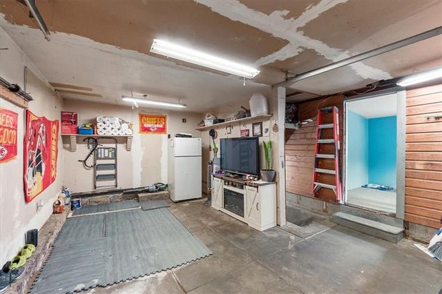 7337 Barnes Drive, Kansas City, KS 66109