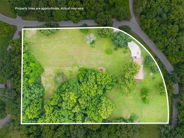 7337 Barnes Drive, Kansas City, KS 66109
