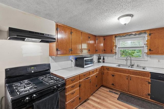 7337 Barnes Drive, Kansas City, KS 66109