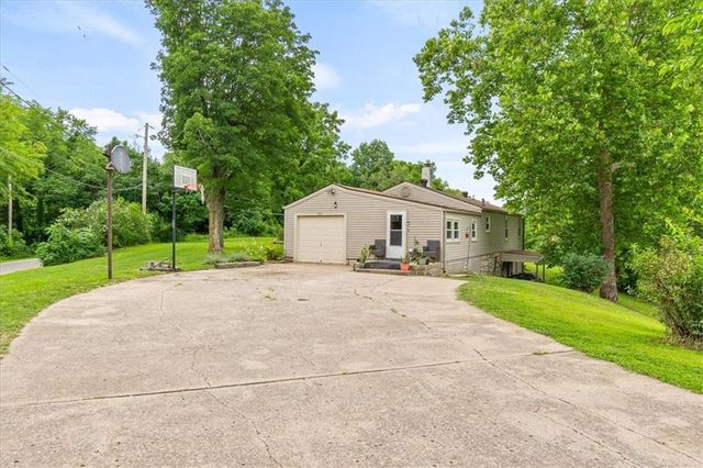 7337 Barnes Drive, Kansas City, KS 66109