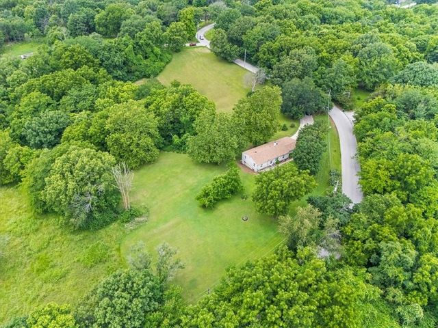 7337 Barnes Drive, Kansas City, KS 66109