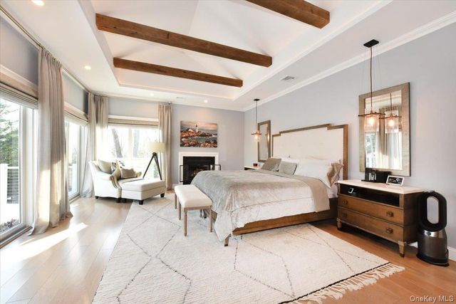 5 Coon Hollow Road, Lloyd Harbor, NY 11743