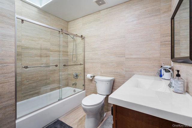 5 Coon Hollow Road, Lloyd Harbor, NY 11743