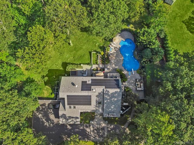 5 Coon Hollow Road, Lloyd Harbor, NY 11743