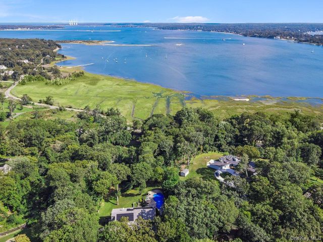 5 Coon Hollow Road, Lloyd Harbor, NY 11743