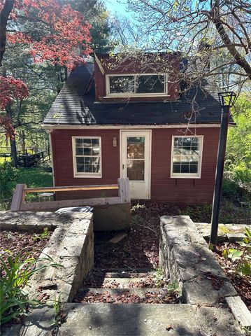 102 Lake Kitchawan Drive, South Salem, NY 10590